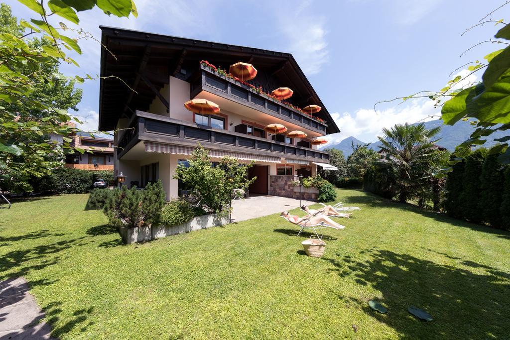 Apartments Feyerlin Lana Bagian luar foto